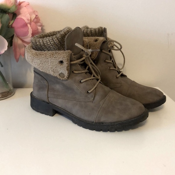 2 for 20 Knit top boots - Picture 1 of 5